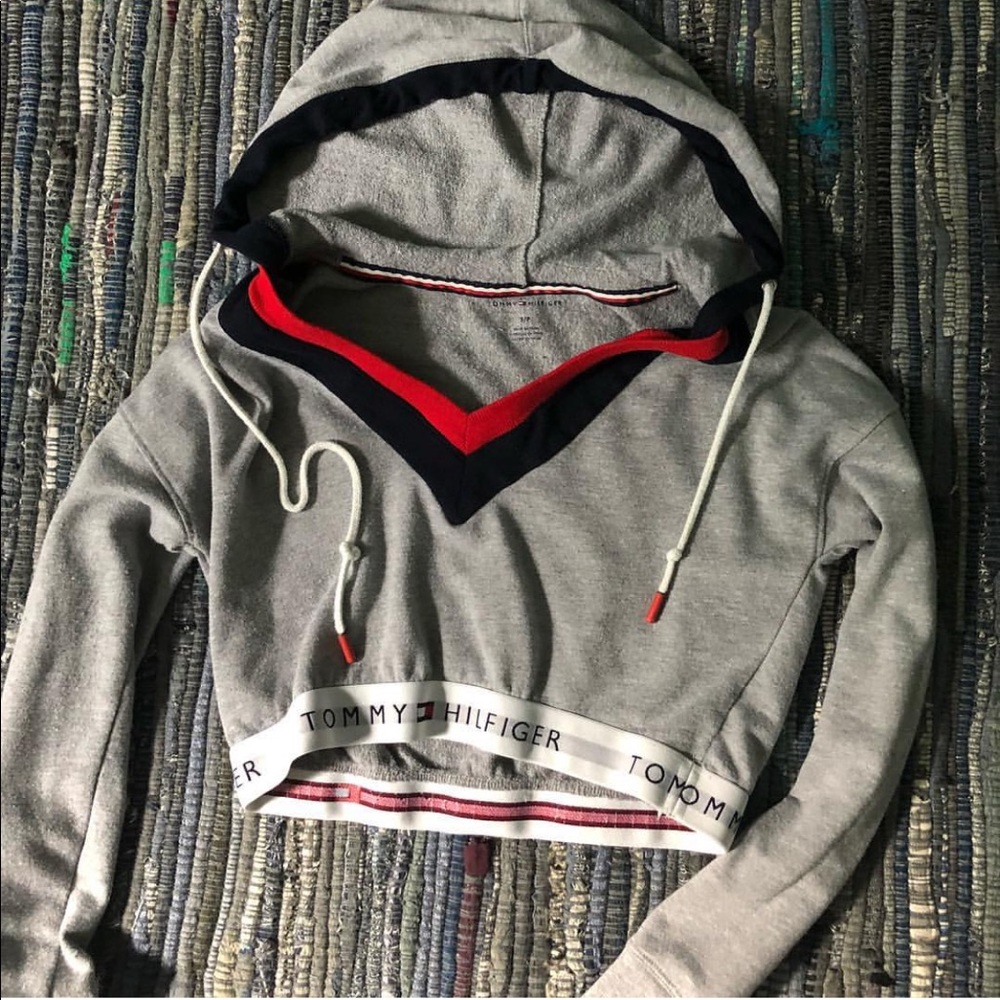 Tommy Hilfiger crop hoodie